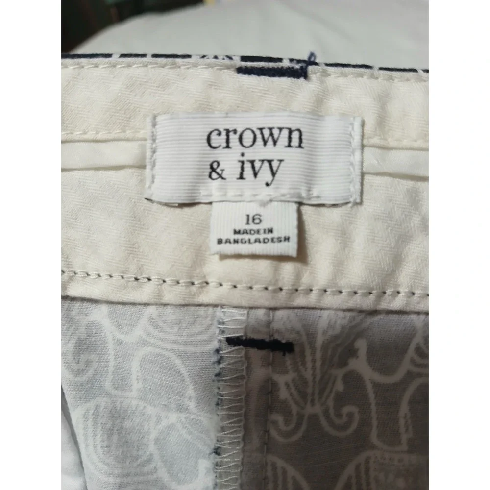 Crown & Ivy Navy White Elephant Print Shorts Womens 16 Essentials Preppy Summer